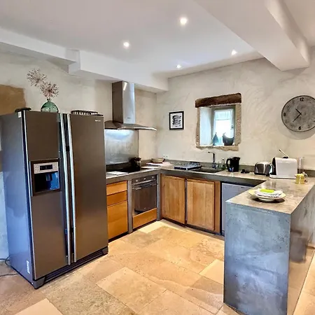 Les Hirondelles Semesterbostad *